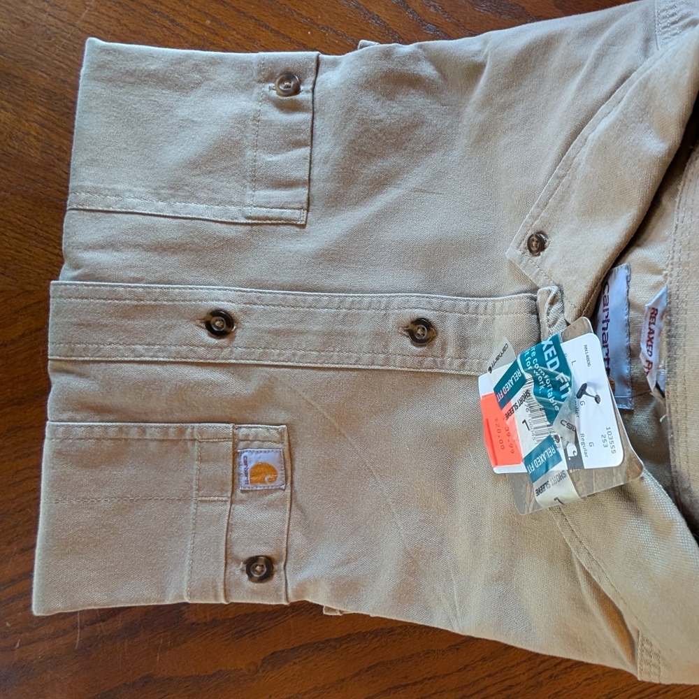 Carhartt NWT tan short sleeve button down - Picture 3 of 3